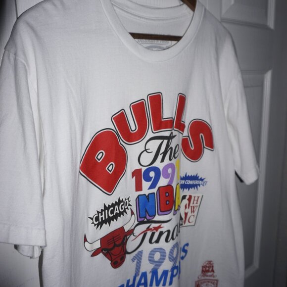 Chicago Bulls Mitchell & Ness White 1991 NBA Finals Champions - Picture 3 of 5